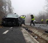 FOTO VIDEO Accident cumplit între Sibiu și Rășinari. Un șofer beat a intrat pe contrasens și s-a tamponat frontal cu o altă mașină