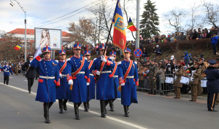 programul manifestărilor de 1 decembrie la sibiu. nu vom mai avea paradă militară pe coposu