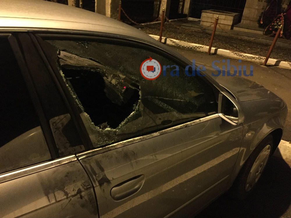 mașină prădată de hoți la sibiu - peste 150 de spargeri auto în acest an