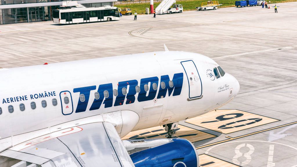 Tarom suspendă cea mai uzitată cursă de la Sibiu de la 1 aprilie - Nu e păcăleală