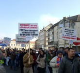 video - foto peste 5.000 de sibieni au participat la un marș de protest față de abuzurile săvârșite de instituțiile din norvegia