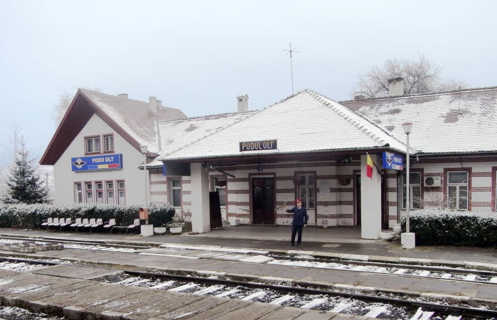 înșela călători în gară la podu olt cu obiecte de cult false de pe muntele athos. poliția l-a prins!