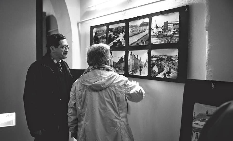 expoziție de fotografie în memoria lui fred nuss la biblioteca astra