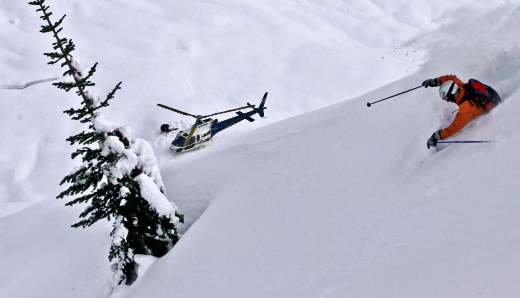 Un austriac a murit în timp ce făcea heliski în Munții Făgăraș. A murit în elicopter în drum spre Sibiu!