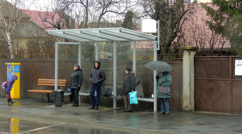 foto - stații de autobuze cu mobilier nou nouț în sibiu. unde sunt poziționate!