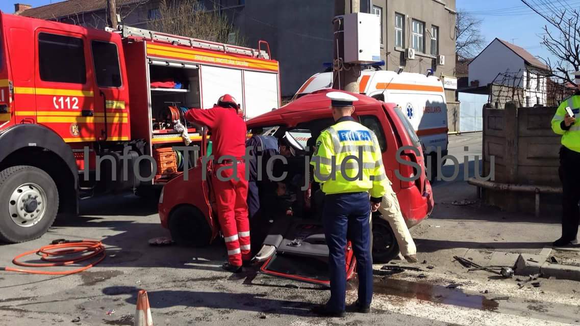 foto - accident grav pe teilor. o femeie de 36 de ani a rămas încarcerată! (update)