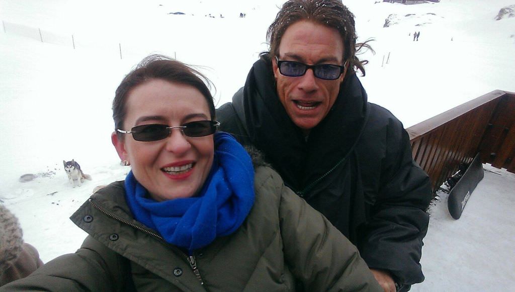 VIDEO – FOTO Actorul Jean Claude Van Damme filmează o nouă reclamă la Bâlea Lac. E încântat de peisaj și s-a pozat cu jurnaliștii!