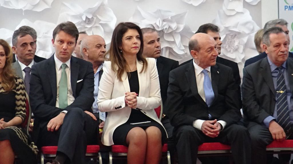 traian băsescu a anunțat fuziunea dintre mișcarea populară și unpr