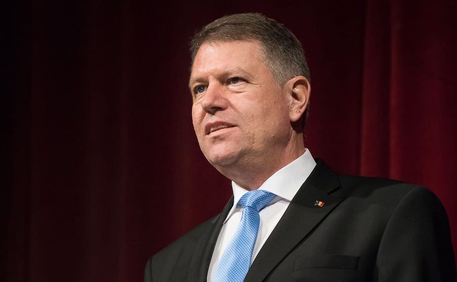 LIVE: Klaus Iohannis în dialog deschis cu studenții de la Științe Politice din București