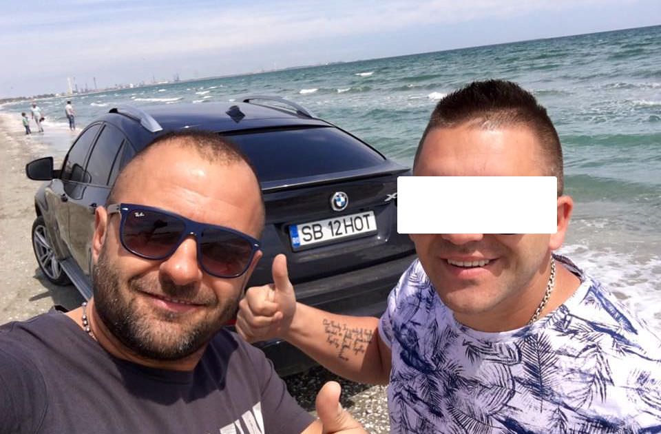 FOTO – Un sibian a intrat cu BMW-ul pe plajă la Mamaia. Poliția i-a dat o amendă record!