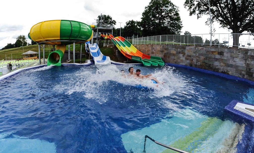 foto - aqua park și centru spa de cinci stele la o oră de mers cu mașina de sibiu. acum s-a deschis!