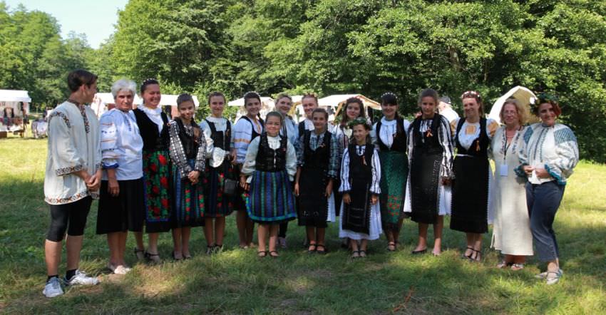 foto - ziua iei la sibiu. record absolut înregistrat la muzeul în aer liber!