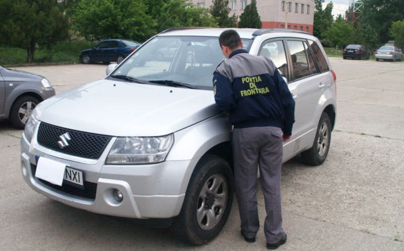 un puștan din sibiu a furat cinci mașini cu care s-a plimbat. a fost prins la nădlac