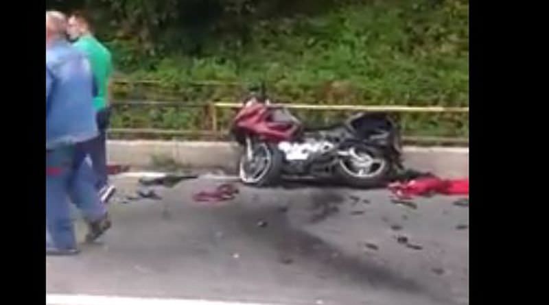 foto – accident grav pe valea oltului. o motocicletă lovită în plin de o mașină