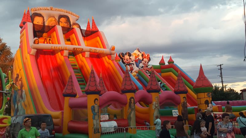 weekend la sibiu - mega parc de distracții în târgul obor, volei pe plajă, spectacole și party-uri