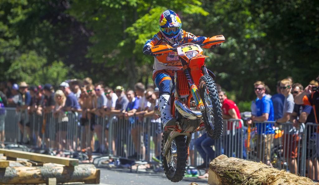 video – începe cel mai dur prolog din seria mondială de hard-enduro. start pentru red bull romaniacs 2016