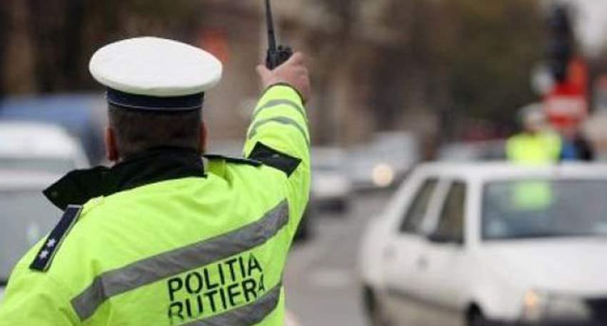 Ieșean oprit de poliție la Scoreiu. Avea carnetul suspendat