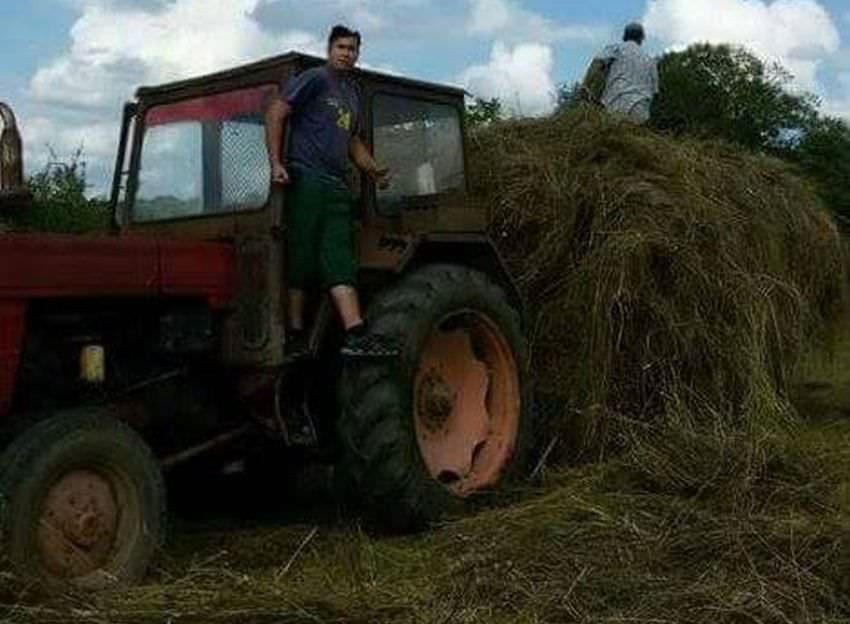 din ciclul ce se mai fură la sibiu. ditamai tractorul pe care nu îl mai găsește nimeni