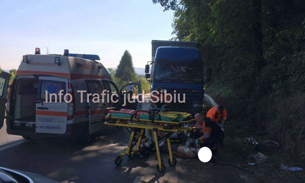 update foto - accident rutier deosebit de grav pe dn14 la ieșirea din mediaș. un biciclist a decedat