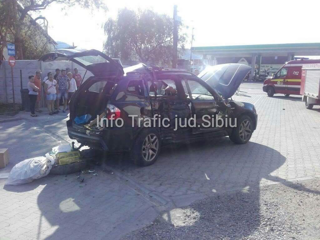 foto - accident grav pe dn1, la saliste. o persoana incarcerata si inca una ranita