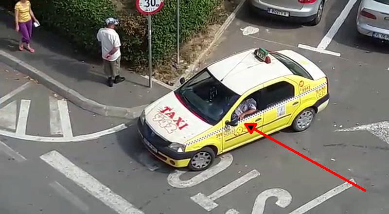 video – imagini incredibile la sibiu. taximetrist filmat indecent la volan