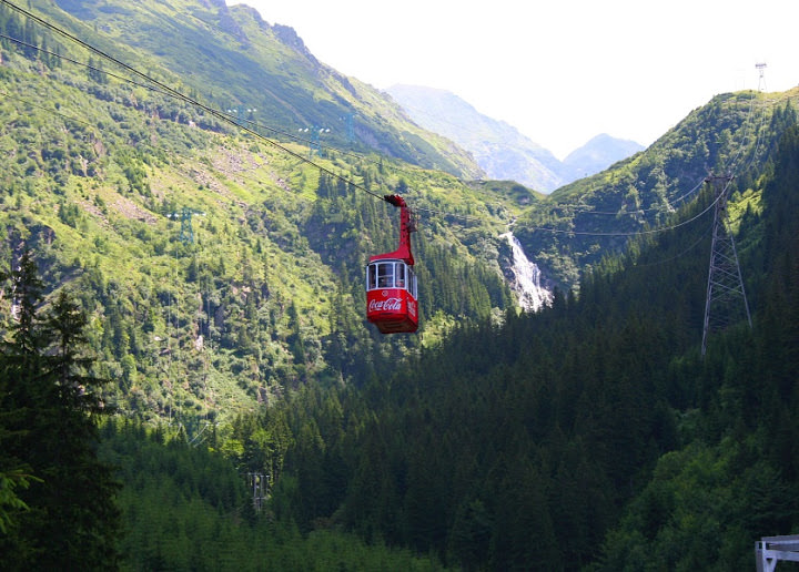 alertă - o persoană a fost lovită de telecabină la bâlea lac. intervine smurd-ul