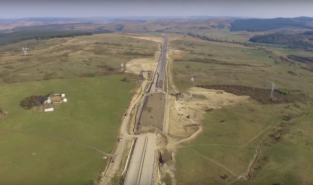 video – cum arată autostrada închisă între săliște și cunța cu cinci zile înainte de redeschidere. crezi că o să fie gata?