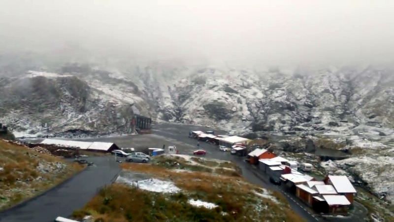 video – trecem de la o extremă la alta. a nins pe platoul de la bâlea lac!