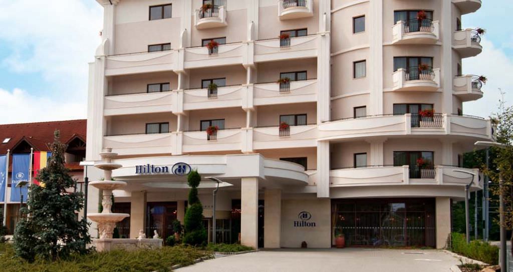 DEFICIENTE constatate la hotelul HILTON din Sibiu. Ce au găsit inspectorii la fața locului