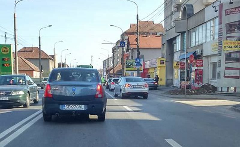 foto - accident pe soseaua alba iulia din sibiu. o soferita ranita