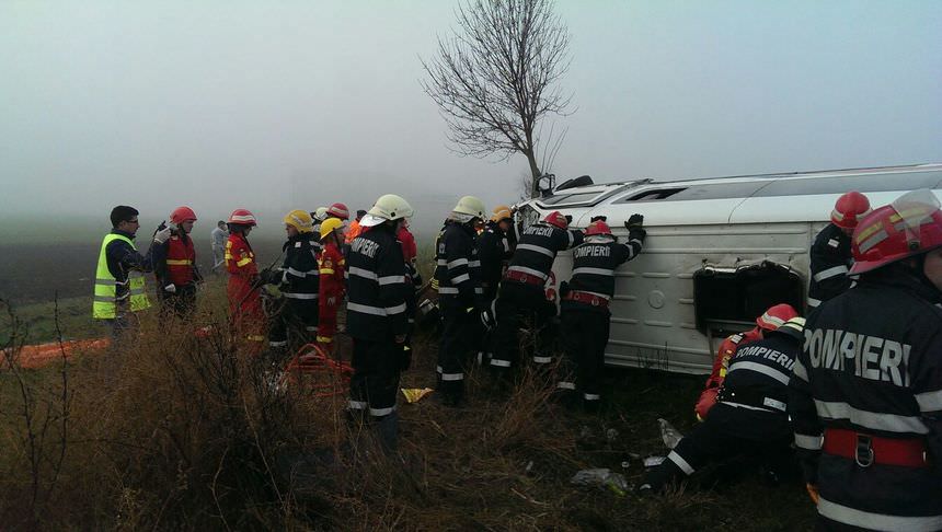 accident între sibiu și agnita. trei persoane rănite și patru mașini avariate