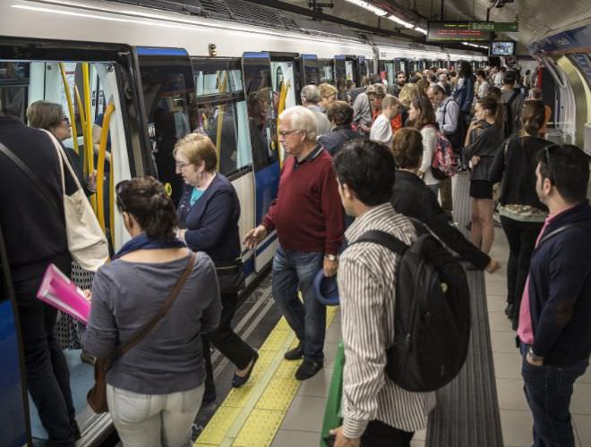 O româncă a născut o fetiță în metroul din Madrid