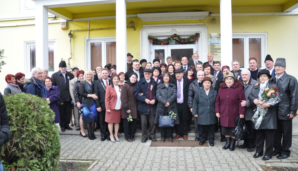 foto - eveniment special pentru 16 cupluri de sibieni. au spus din nou ”da” la nunta de aur sau cea de argint