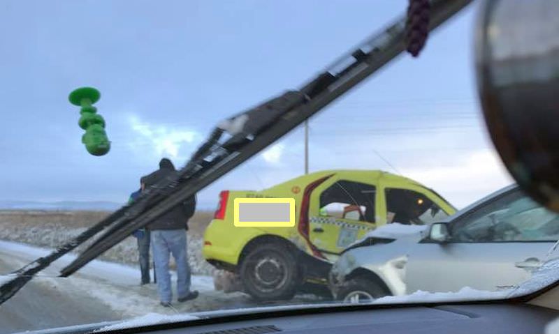 update - accident grav pe drumul hoților. opt persoane rănite după ce un taxi a intrat pe contrasens (foto)