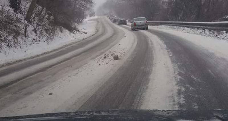 video foto alertă! trafic de coşmar pe valea oltului. vizibilitate redusă sub 25 de metri