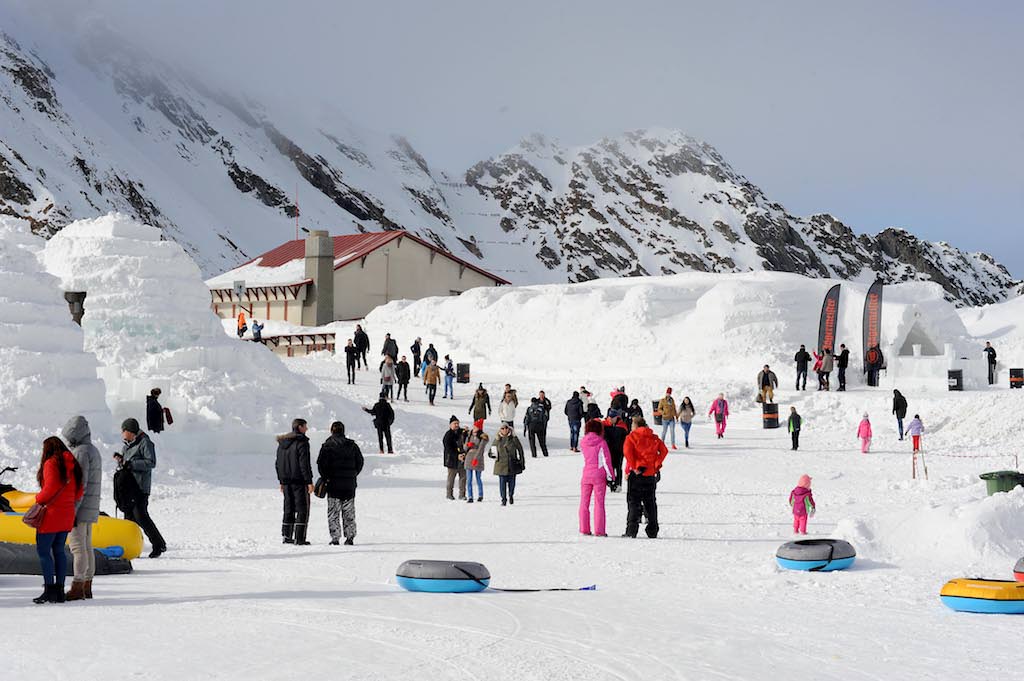 foto – se inaugurează oficial hotelul de gheață și winter park-ul de la bâlea lac