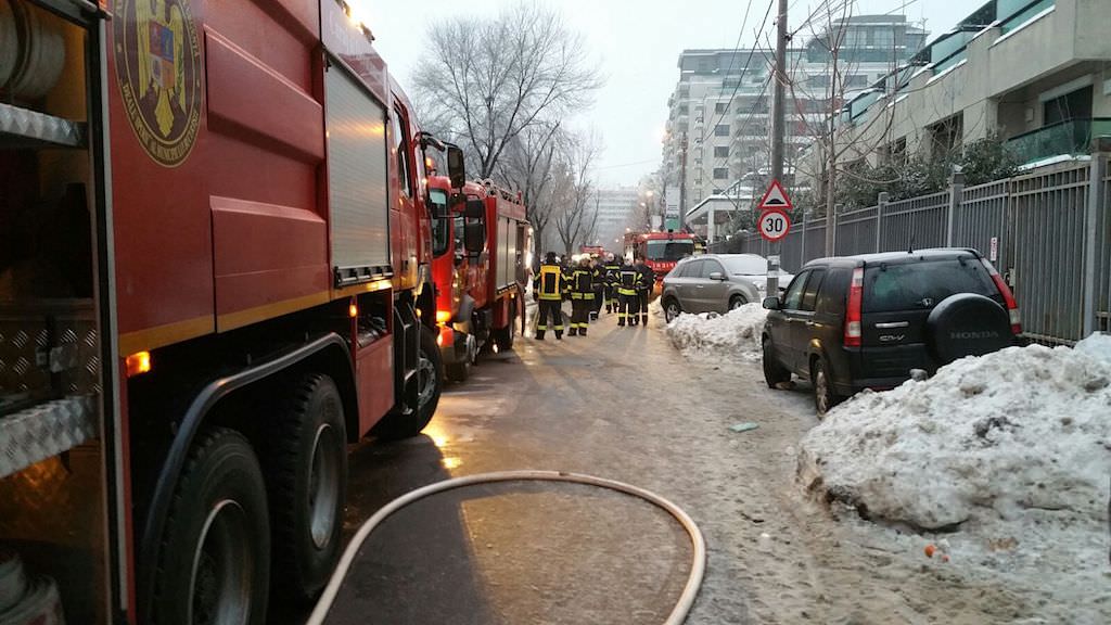 foto incendiul de la bamboo - clubul nu avea autorizaţie de funcţionare