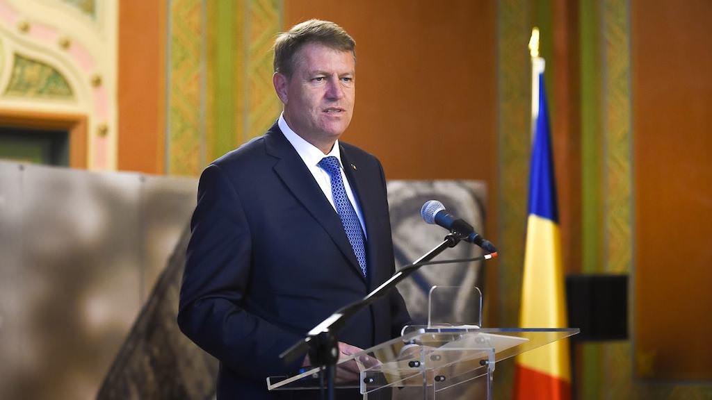 iohannis anunță că va promulga legile de respingere a oug 13 și 14