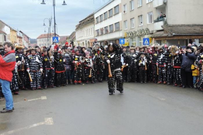 Foto-Cum și de ce vor goni iarna Lolele de la Agnita