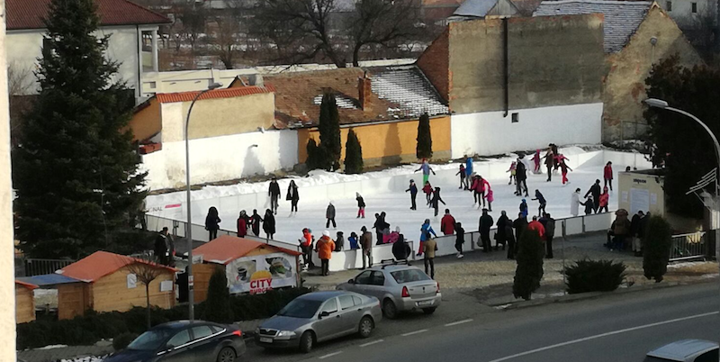 update foto – super patinoar la șelimbăr. copiii au intrare gratuită între anumite ore