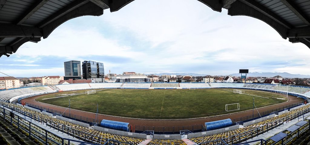 primele modernizări la stadionul municipal. primăria cumpără sistem modern de irigare a gazonului