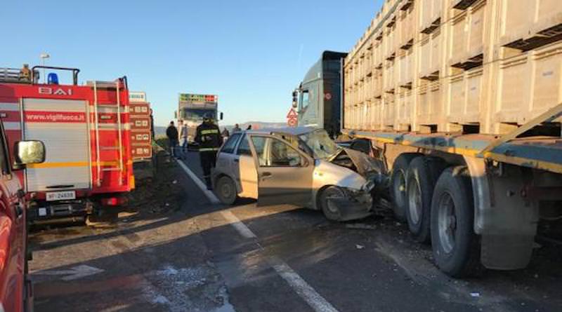 foto - accident cu trei români grav răniți produs în sudul italiei