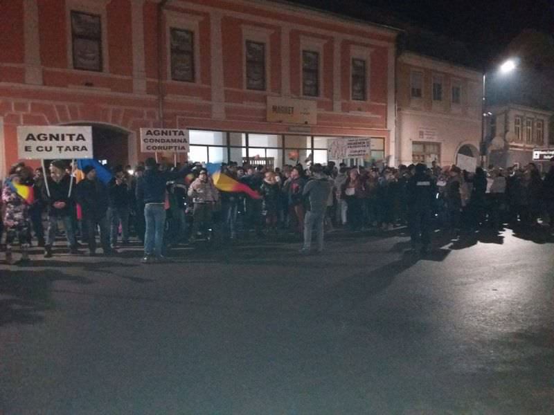 Ziua protestelor - Și la Agnita iest oamenii în stradă