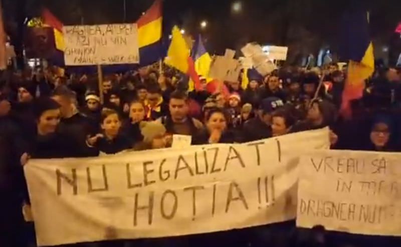 un nou protest duminică seară la sibiu, iar locația ca de obicei este piața mare