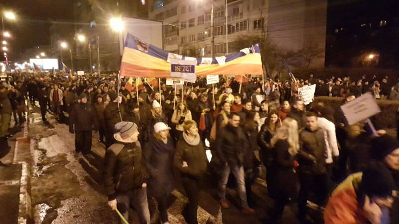 ”dragnea ai mințit, nu iohannis ne-a trimis” strigă o treime din tot sibiul