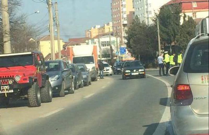 foto - pieton lovit de o mașină pe strada rahovei