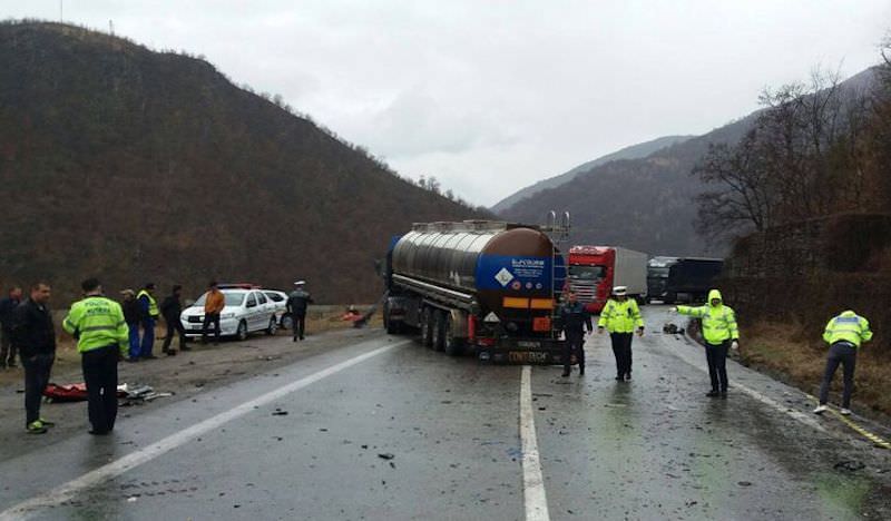 UPDATE FOTO – Accident mortal pe Valea Oltului la Câineni. Cozi de peste cinci kilometri