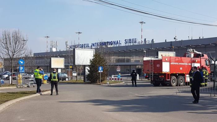 update video foto - aeroportul din sibiu evacuat din pricina unui colet suspect