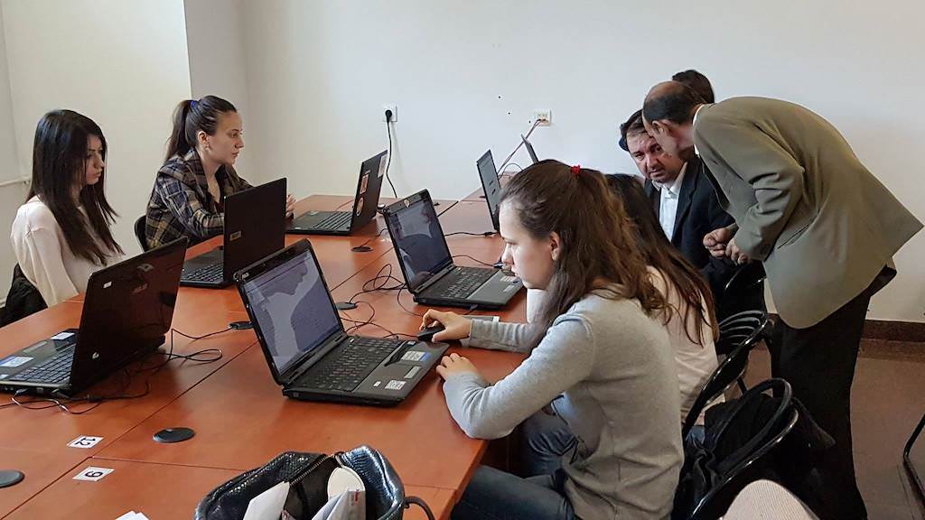 update video foto - studenți din sibiu într-un concurs de transcriere a manuscriselor românești din timpul primului război mondial