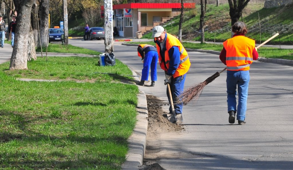 s-a adoptat legea de instituiere a zilei de curăţenie naţională